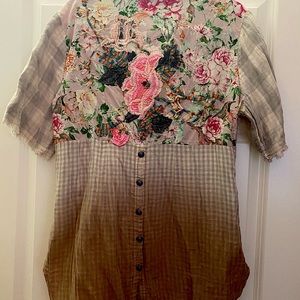 Pearls by arrata shirt with detailed back